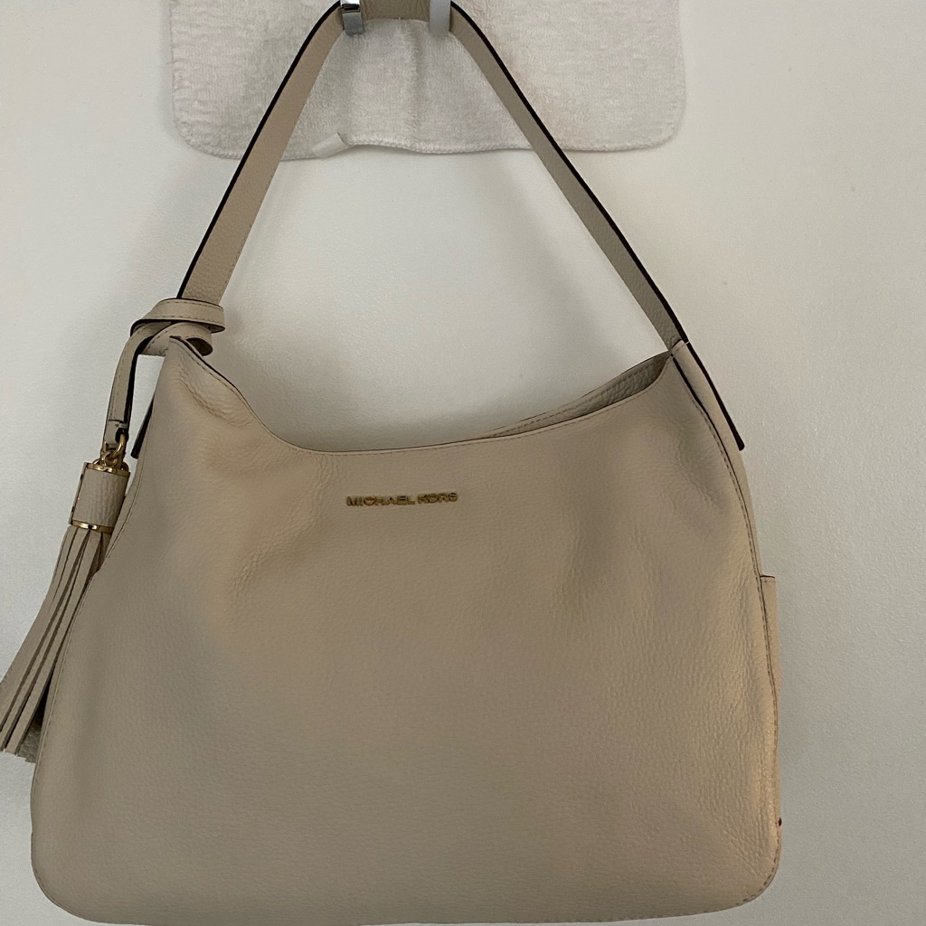 New Never Used Michael Kors Cream Shoulder Bag. 14x10x4